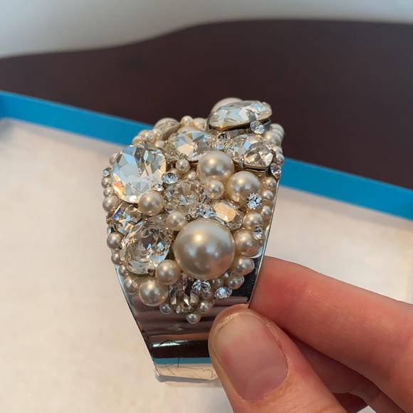 Rhinestone and Pearl bangle bracelet wedding - Picture 2 of 11